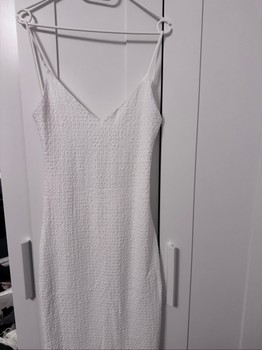 Weißes kurzes Sommerkleid Bershka