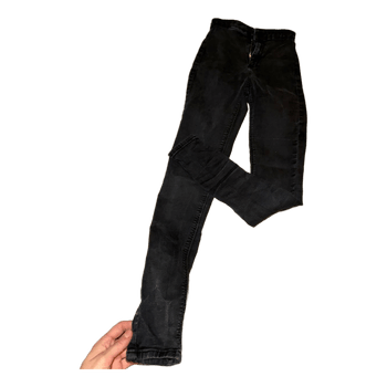Black skinny jeans