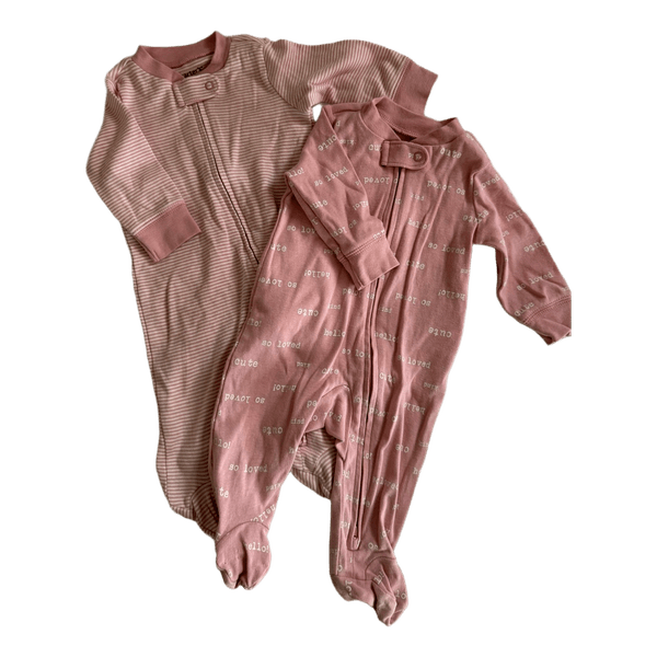 Carter's baby sleepsuits set