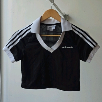 Adidas top