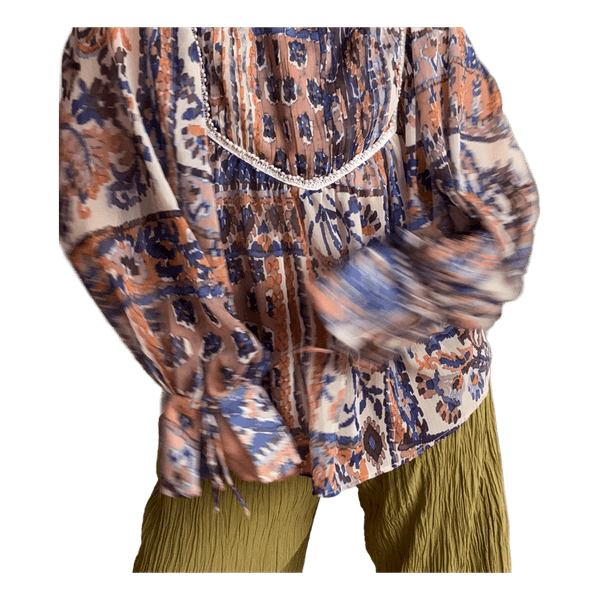 Bohemian blouse with balloon sleeves