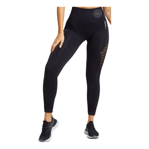 Gymshark mustat treenitrikoot