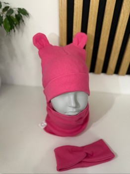 Rožinė kepurė su mova ir galvajuostė