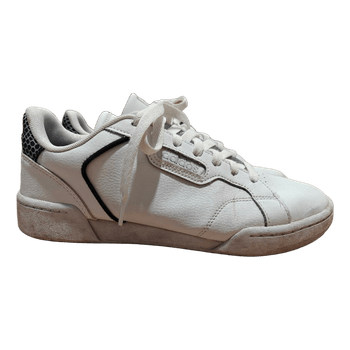 Valkoiset Adidas tennarit