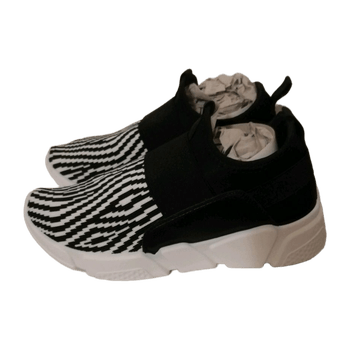 Claudia chizzani sports shoes