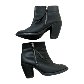 Bianco. boots