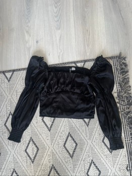 Musta h&m pusero