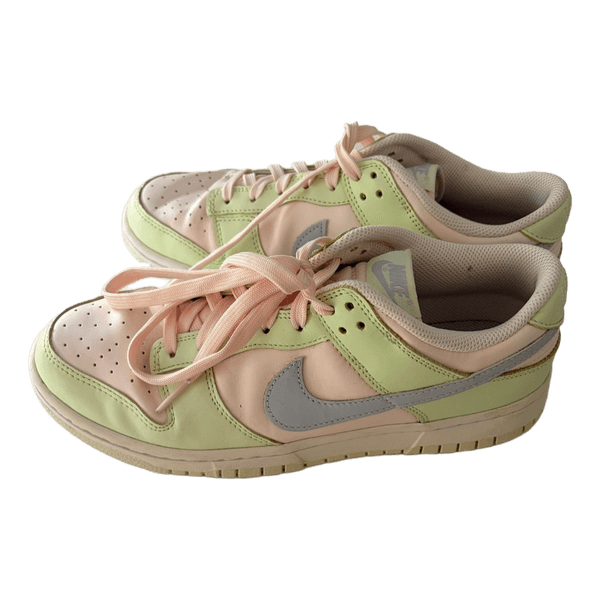 Nike Dunk Low sneakers