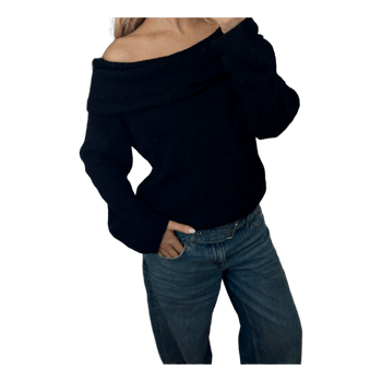 Sort strikbluse med off-shoulder