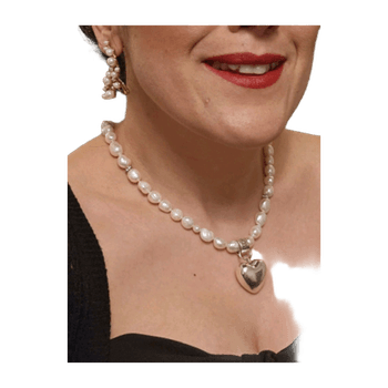 Necklace jewelry