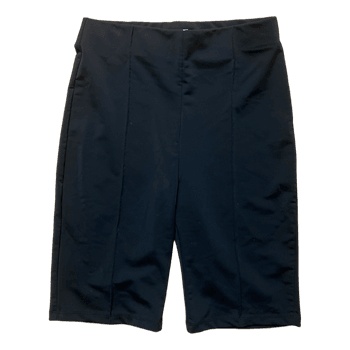 Mustat shortsit