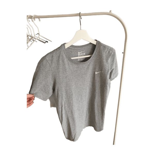 Nike top