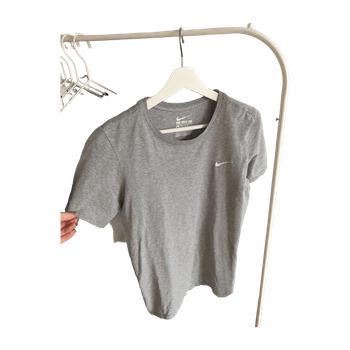 Nike top