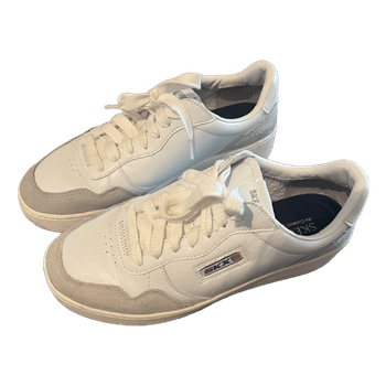 White Skechers sneakers