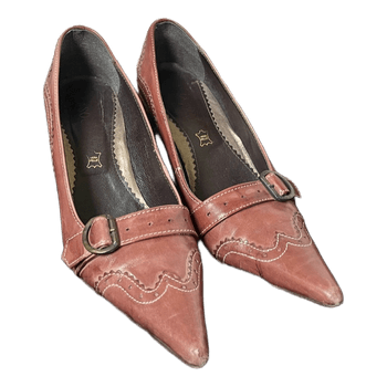 Vintage brown leather kitten heels