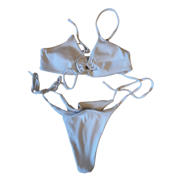 valkoiset bikinit