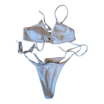 valkoiset bikinit