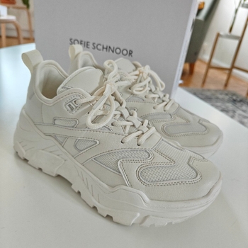 Sofie schnoor sneakers