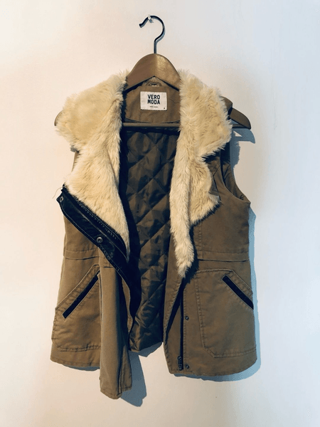 Vero moda karvaliivi 