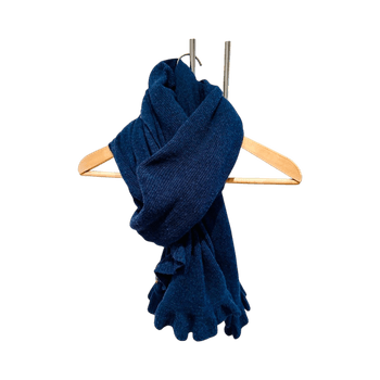 Tummansininen iso frillakoristeinen villahuivi