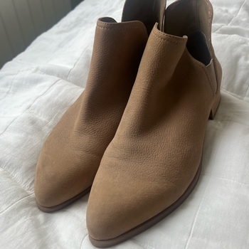 Ruskeat nilkkurit nupukkinahkaa
