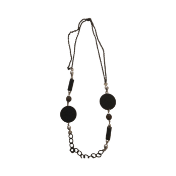 Pitkä näyttävä kaulakoru