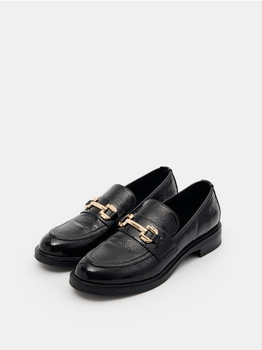 Heeled shoes