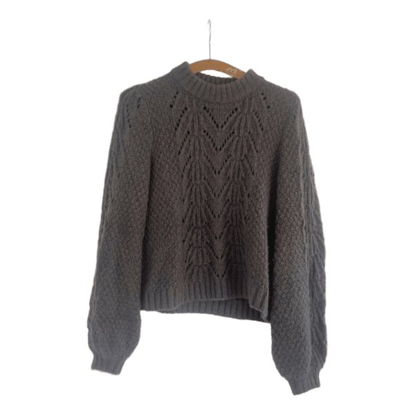 Gråstrikket sweater