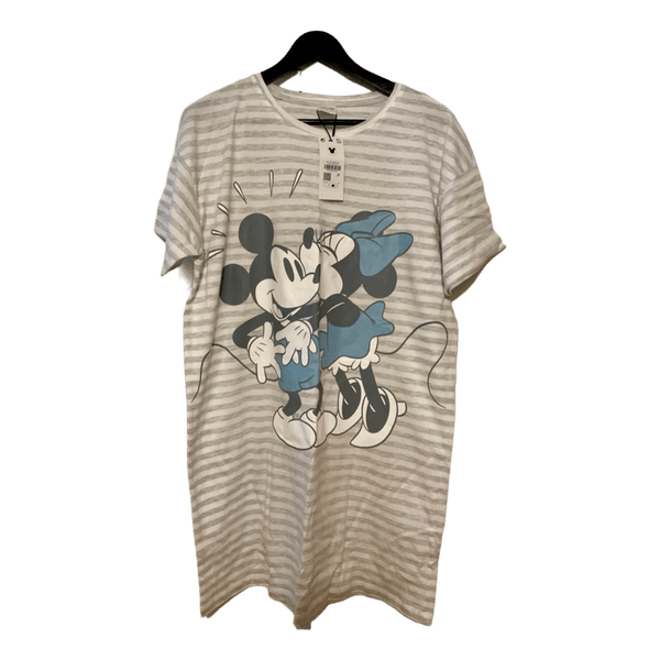 Disneyn raidallinen yöpaita