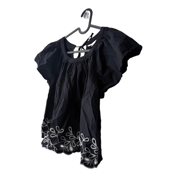 Sort Romantisk Bluse med Hvid Broderi | Boho, Sommer & Festival Stil
