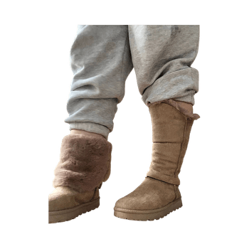 Beige fur-lined boots
