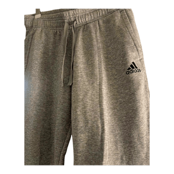 Adidas dressipüksid.