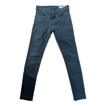 Mustat skinny-farkut