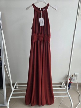 Burgundy sleeveless maxi dress