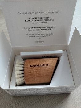 Karmameju renew age-defence face brush 