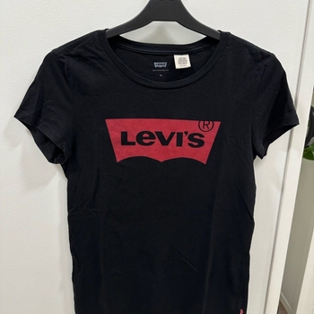 Levi�’s top