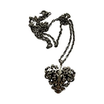 Lumoava Bella necklace