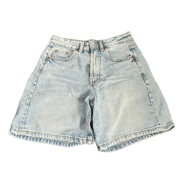 Lyseblå denimshorts
