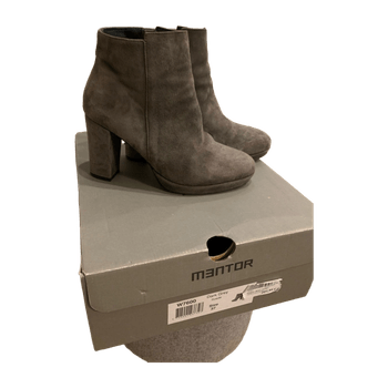 Mentor boots