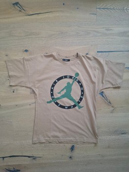 Beige Jordan graphic t-shirt