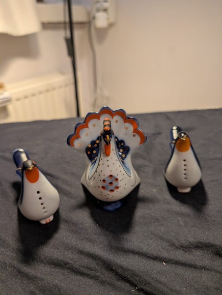 Lomonosov Porcelain bird salt and pepper