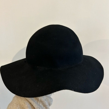 Divided by h&m hattu