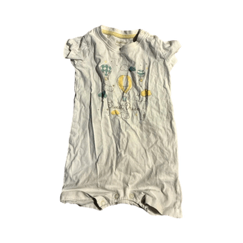 Valkoinen vauvan body