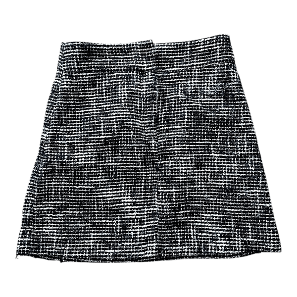 Mustavalkoinen boucle-hame