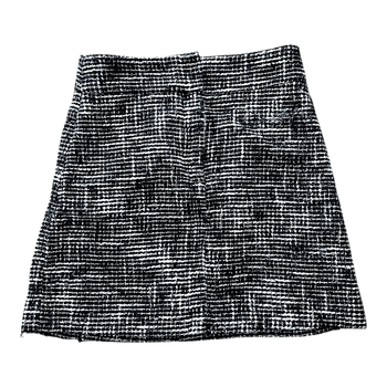 Mustavalkoinen boucle-hame