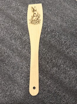 Medinė mentelė su zuikučiu