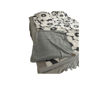 harmaa fleece-torkkupeitto