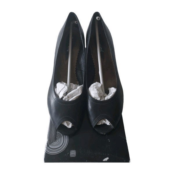 B.young heels