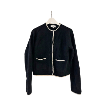 Musta neuletakki / S