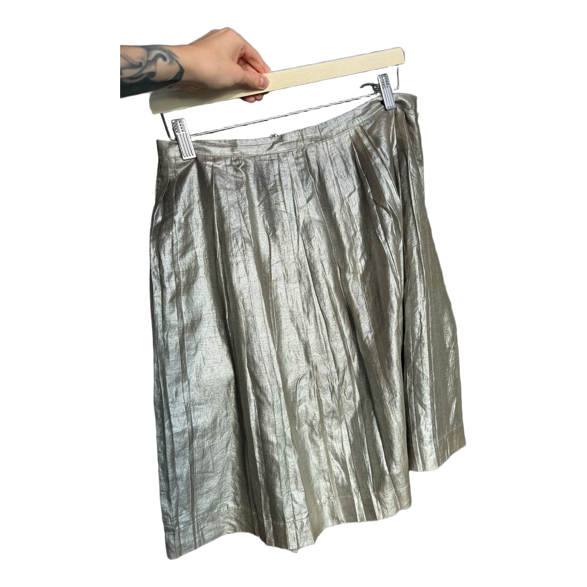 Gold metallic pleated skirt
